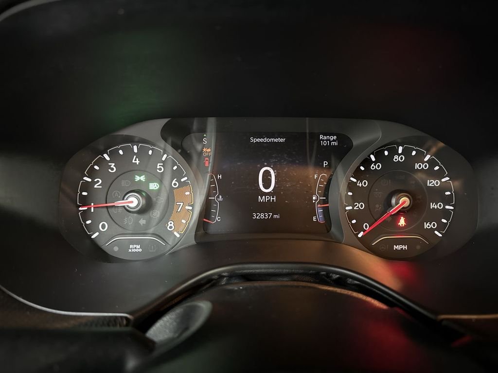 Used 2022 Bright White Clearcoat Jeep Trailhawk image 22