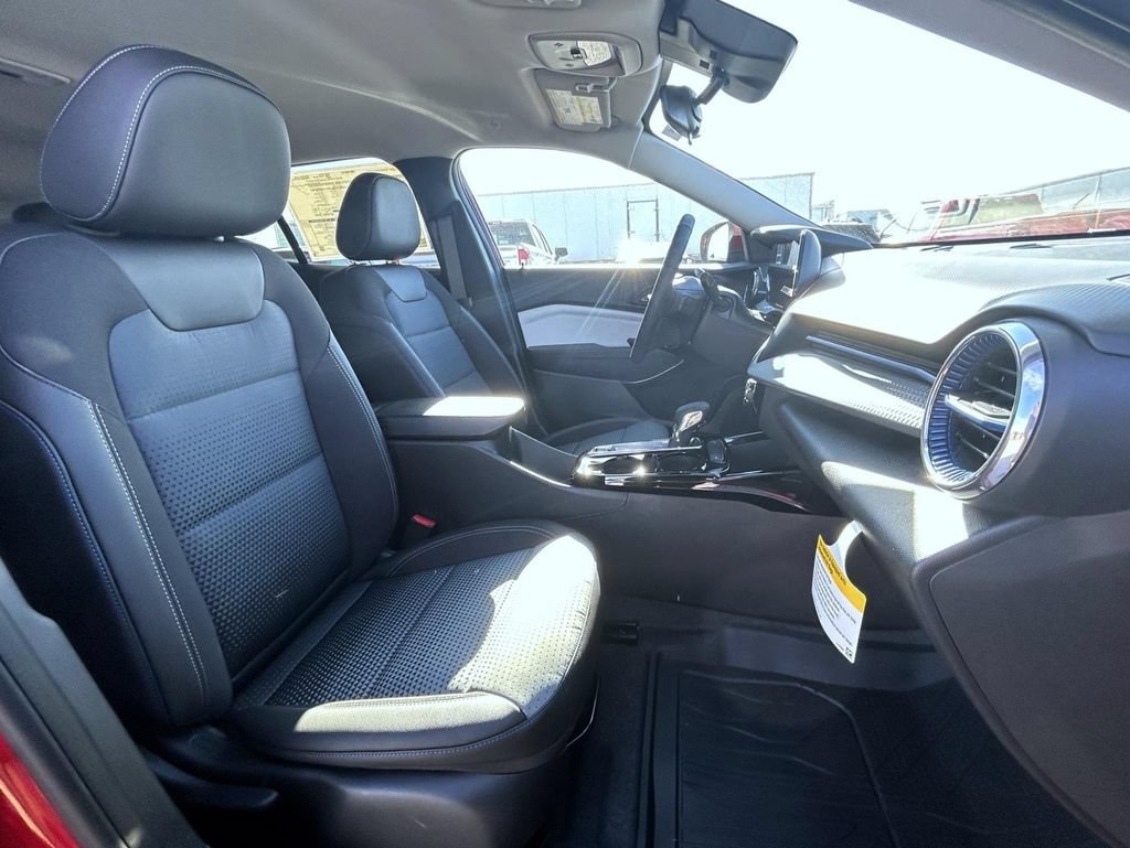 2026 Chevrolet Trax LT - Photo 17