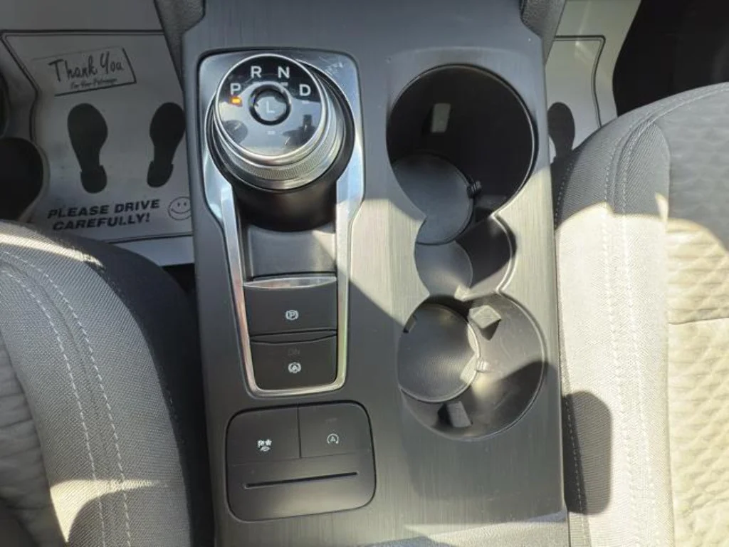 Certified Used 2020 Oxford White Ford SE image 17