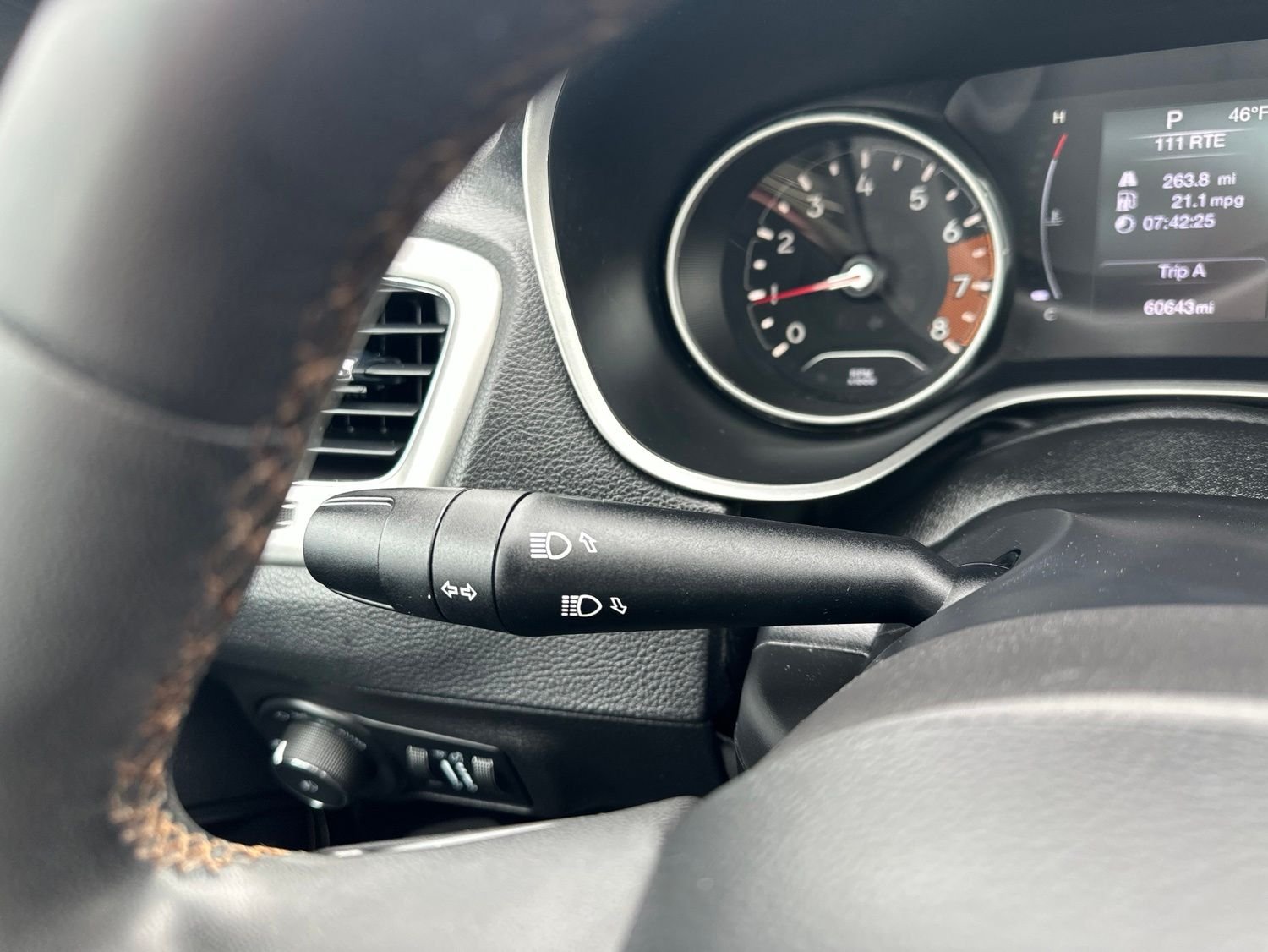 Used 2021 Blue Jeep Latitude image 40