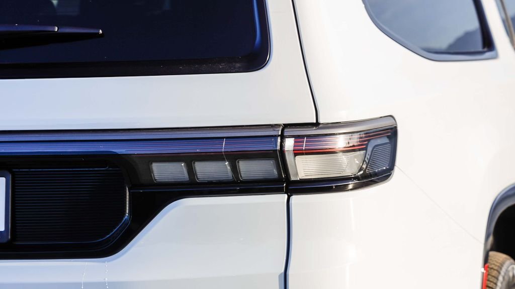 New 2026 Bright White Clearcoat Jeep Limited Reserve image 10