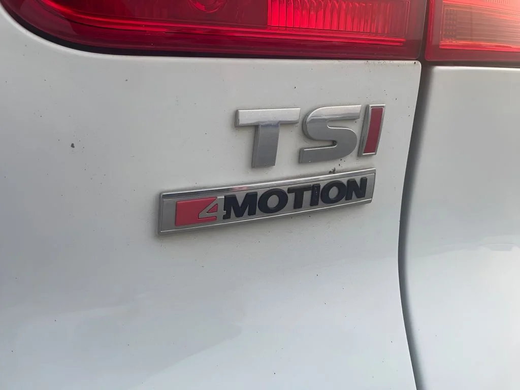 Used 2016 White Volkswagen SE image 31