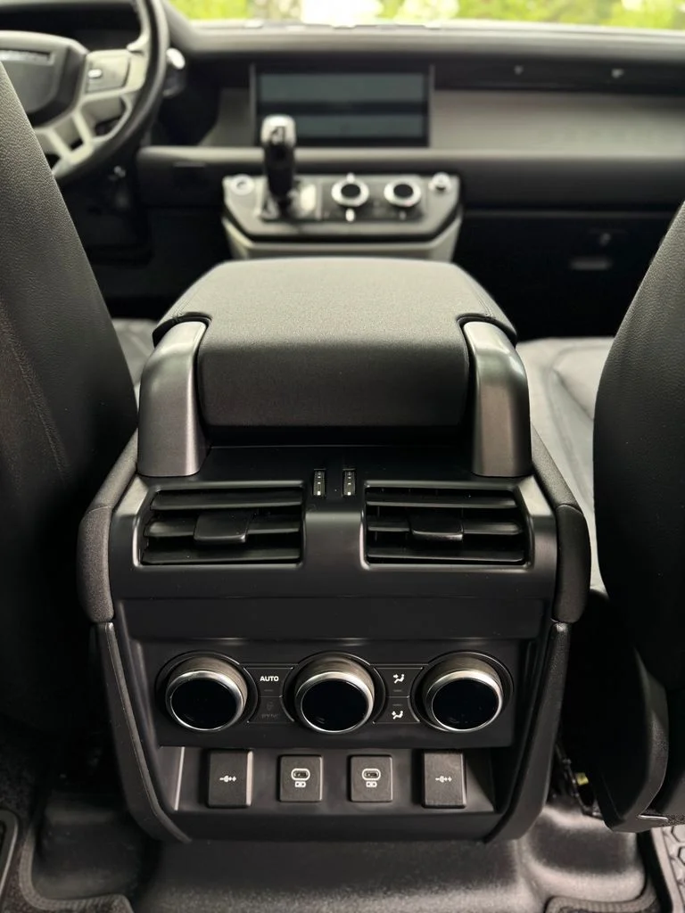 Used 2022 Santorini Black Metallic Land Rover SE image 26