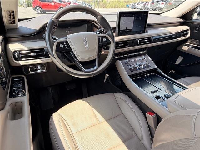Used 2023 Pristine White Metallic Tri-Coat Lincoln Reserve image 9