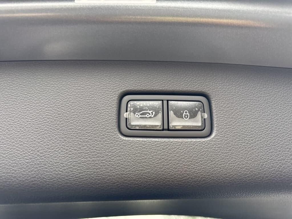New 2026 Silver Genesis 2.5T PRESTIGE image 17