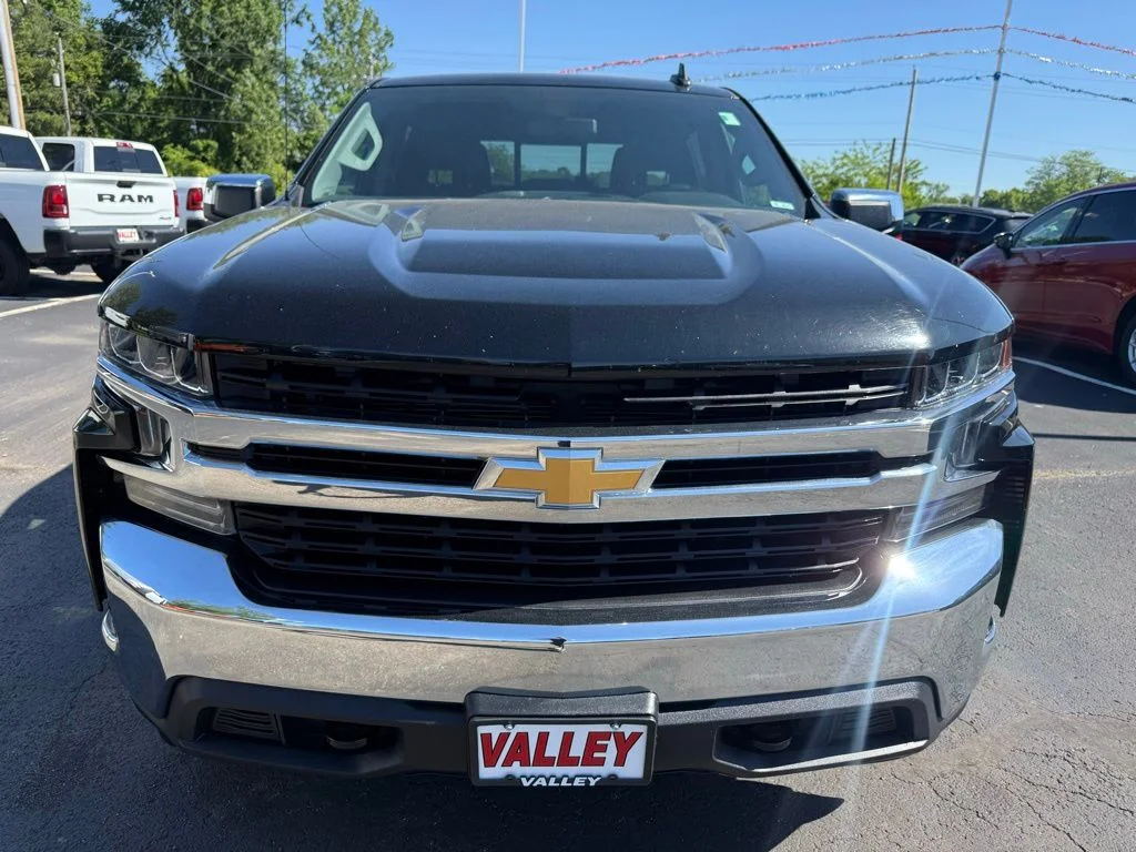 Used 2020 Black Chevrolet LT image 3