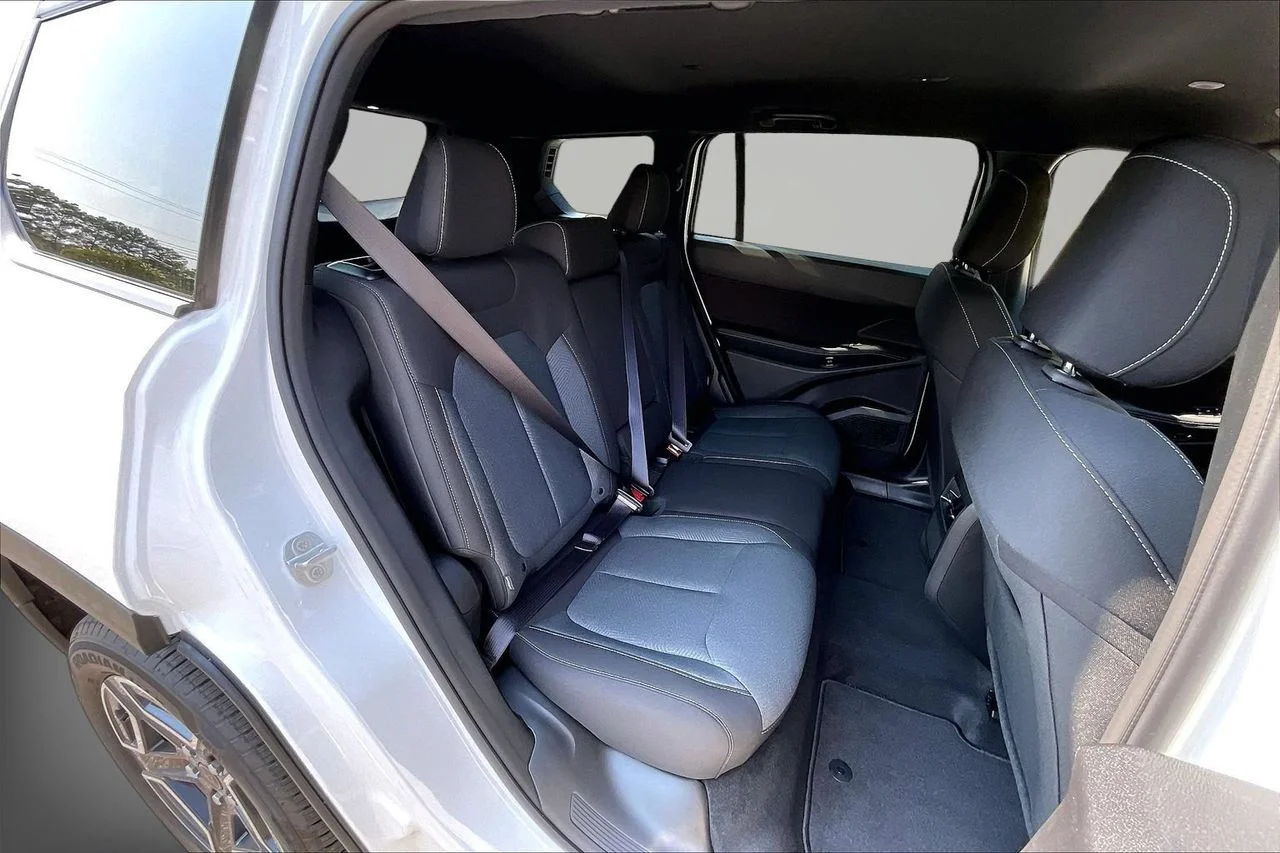 New 2026 Bright White Clearcoat Jeep Laredo image 17
