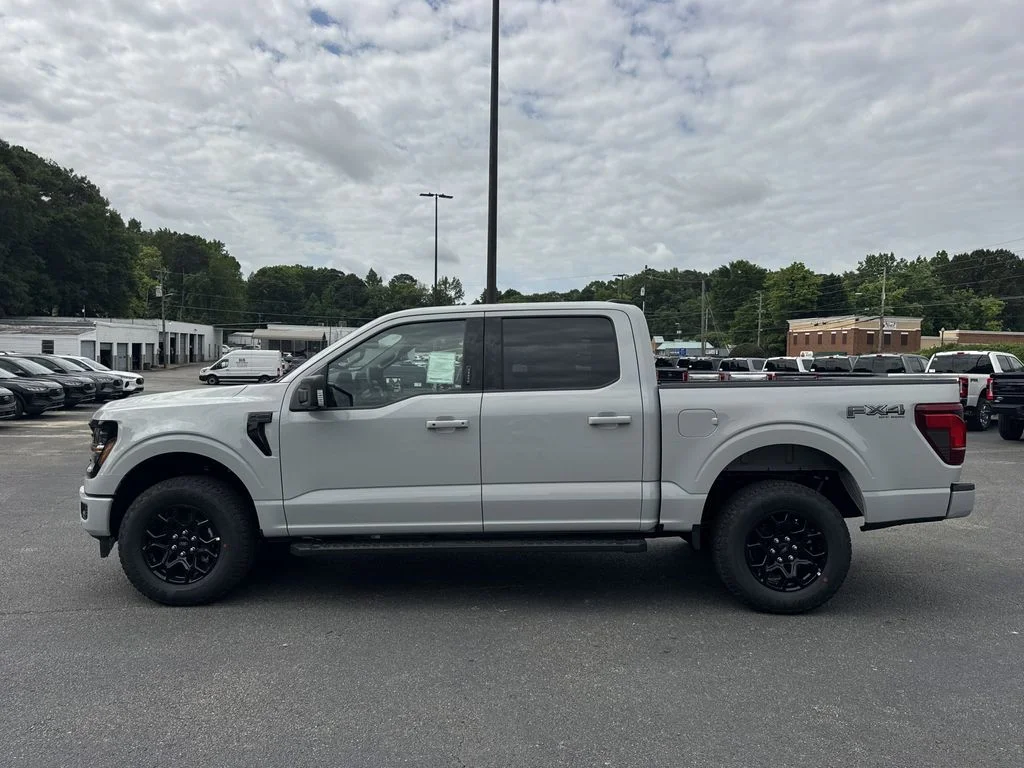 New 2026 White Ford XLT image 4
