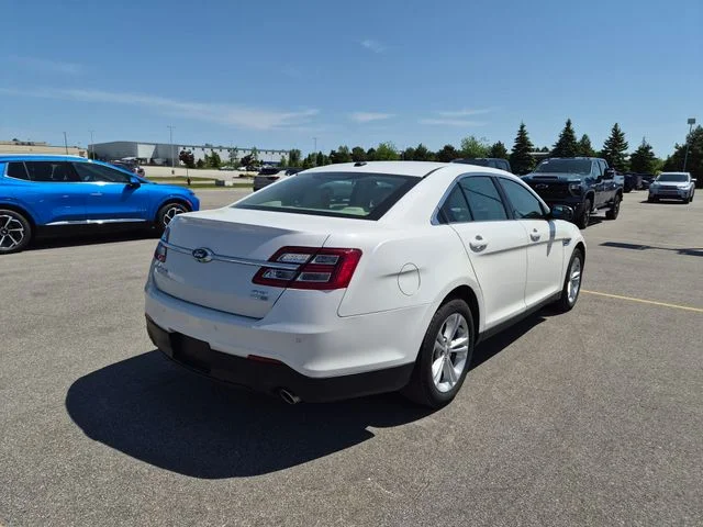 Used 2018 White Ford SEL image 5