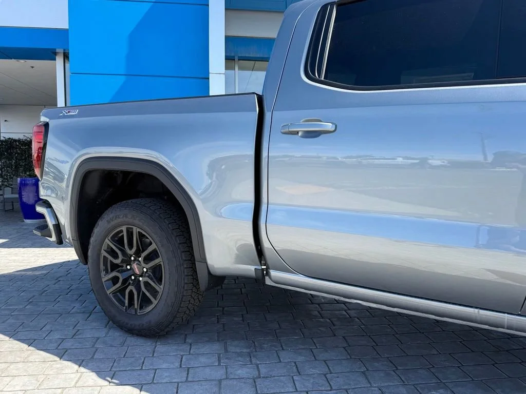 New 2026 Sterling Metallic GMC Elevation image 7