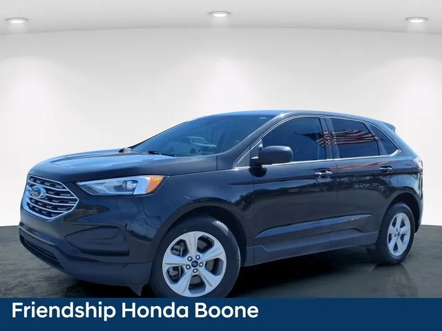 Used 2022 Black Ford SE image 2