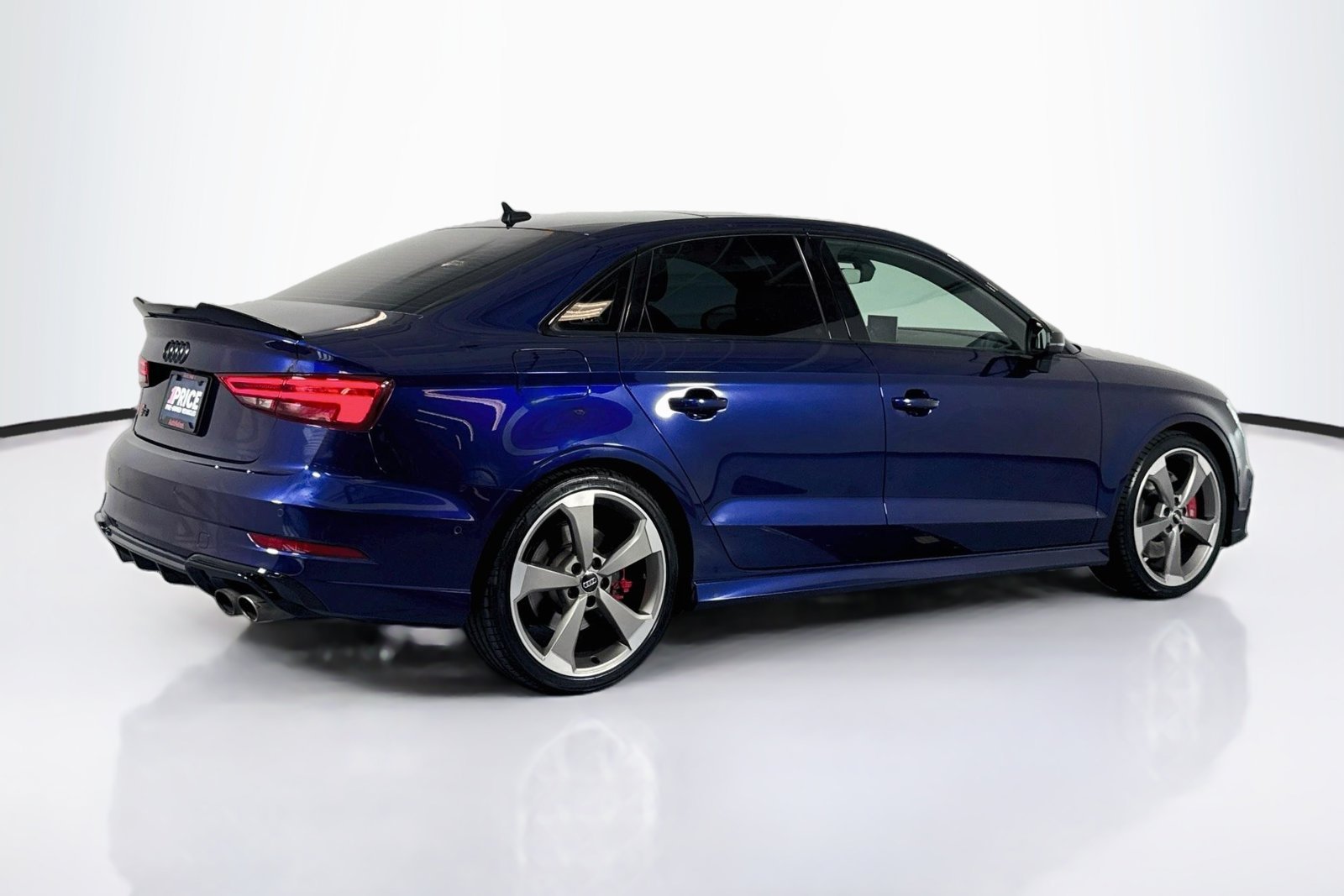 Used 2019 Navarra Blue Metallic Audi Prestige image 5