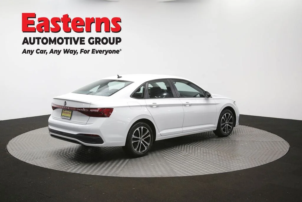 Used 2025 White Volkswagen 1.5T Sport image 39