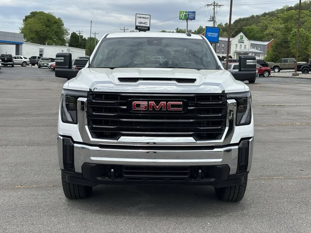 New 2026 Summit White GMC Pro image 5