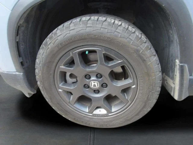 Certified Used 2025 Sonic Gray Pearl Honda TrailSport image 5