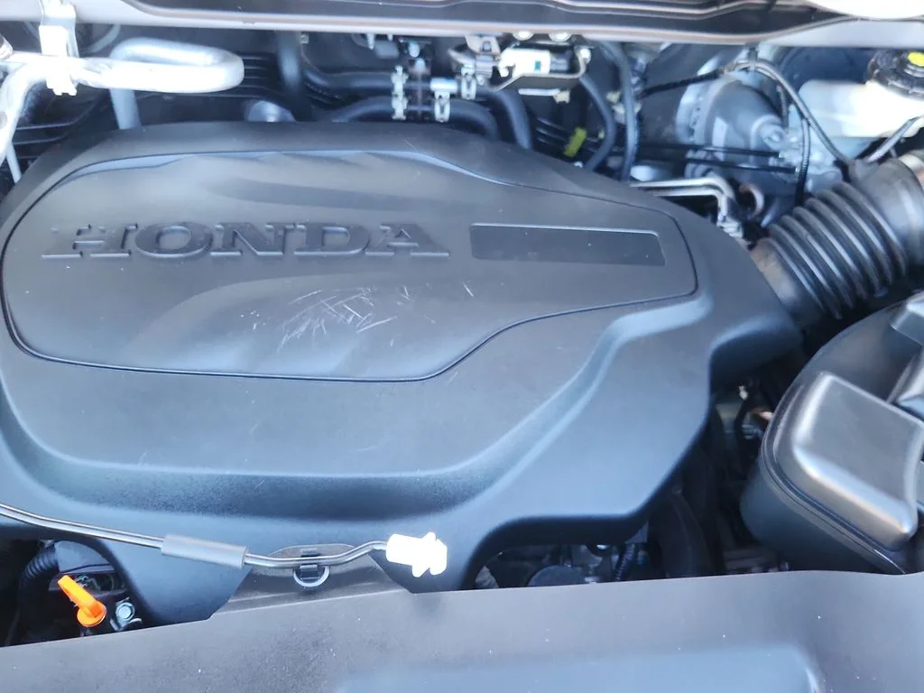 Used 2023 Silver Honda Touring image 18