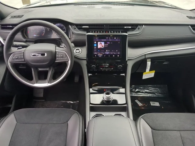 Used 2025 Black Jeep Altitude X image 14