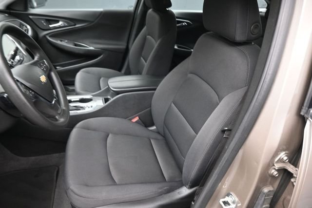 Used 2024 Gray Chevrolet LT image 19