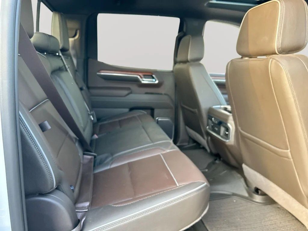 Used 2023 White GMC Denali image 32