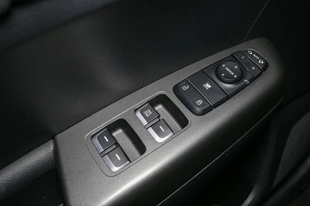 Used 2021 Red Kia LX image 31