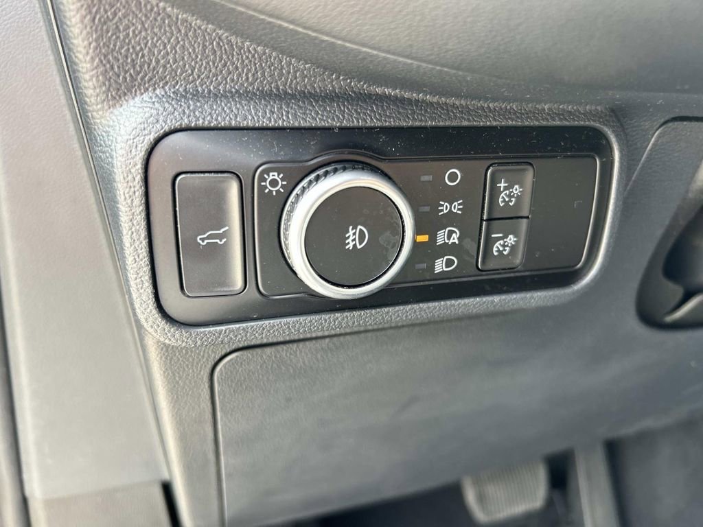 Used 2025 Agate Black Metal Ford ST-Line image 31