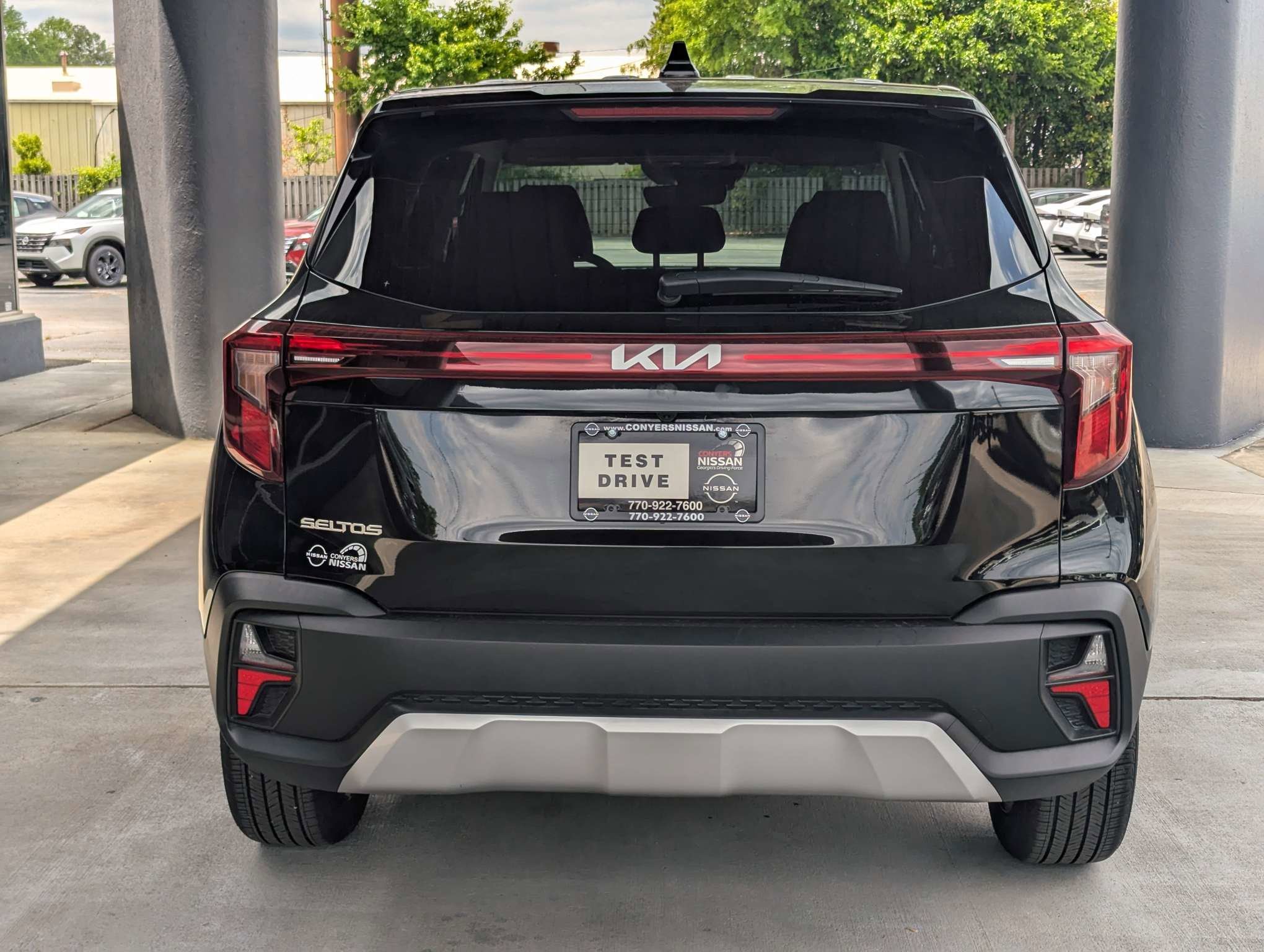 Used 2026 Black Kia LX image 4