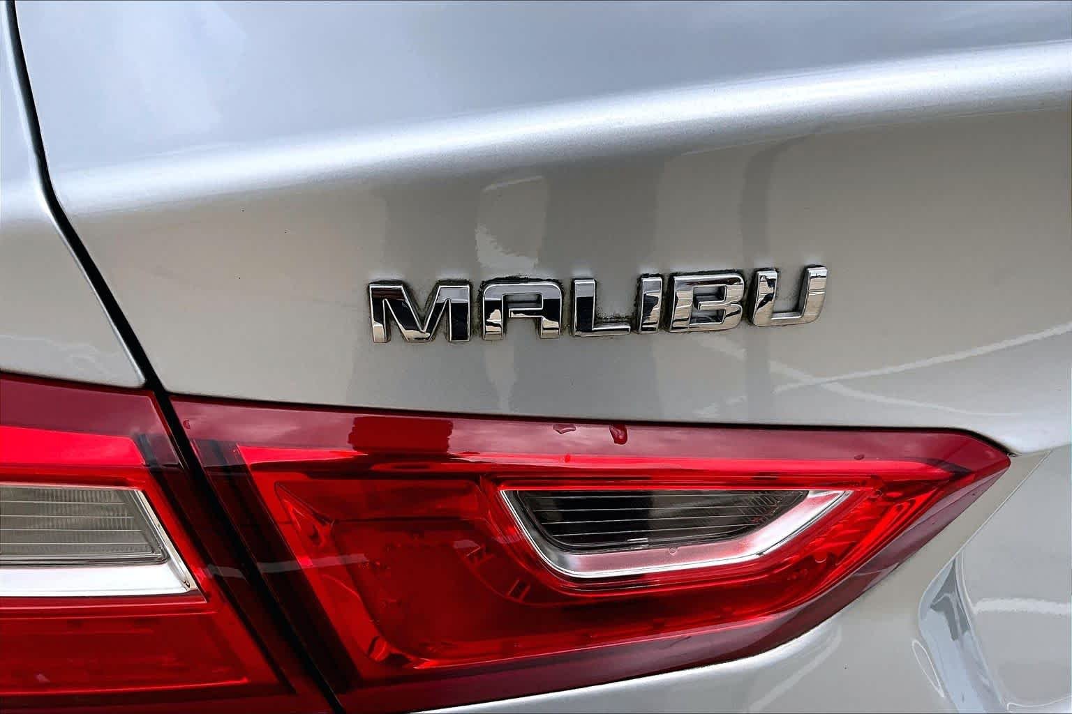 Used 2017 Silver Ice Metallic Chevrolet LT image 10