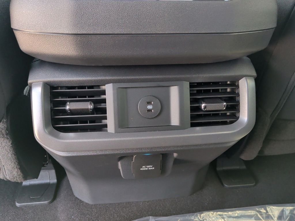 New 2026 Oxford White Ford XLT image 39