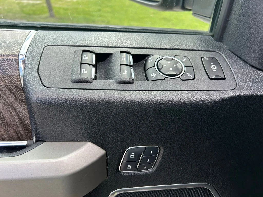 Used 2017 White Gold Metallic Ford Lariat image 17