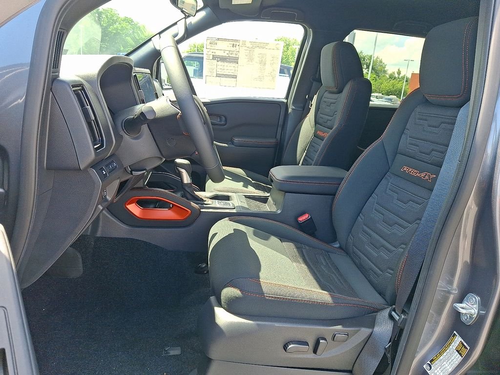 2026 Nissan Frontier — photo 8