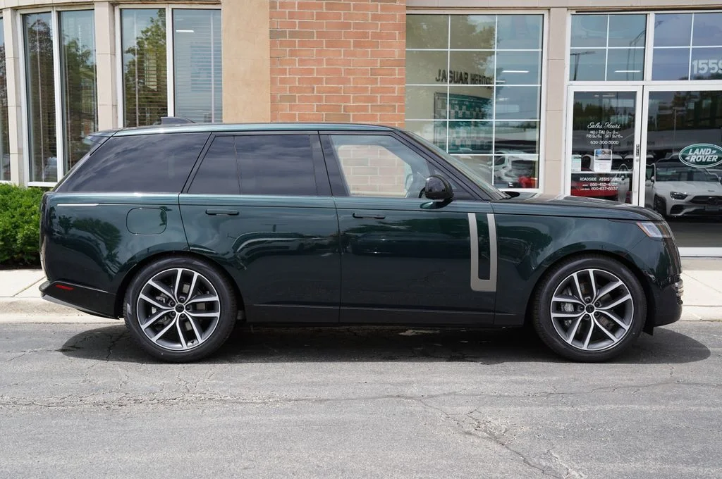 New 2026 British Racing Green Land Rover SE image 8
