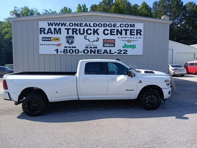 New 2026 Bright White Clear-Coat Exterior Paint RAM Laramie image 2