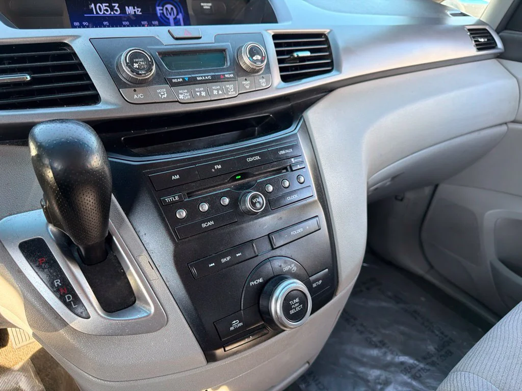 Used 2013 Gray Honda LX image 26