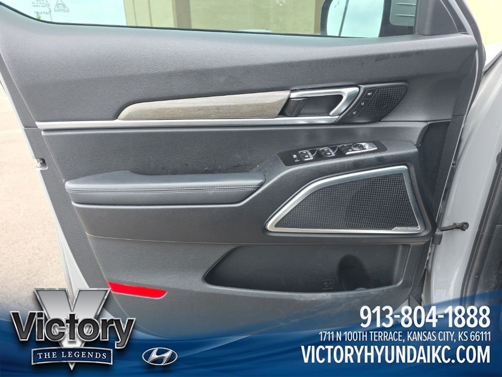 Used 2022 Gray Kia SX image 9