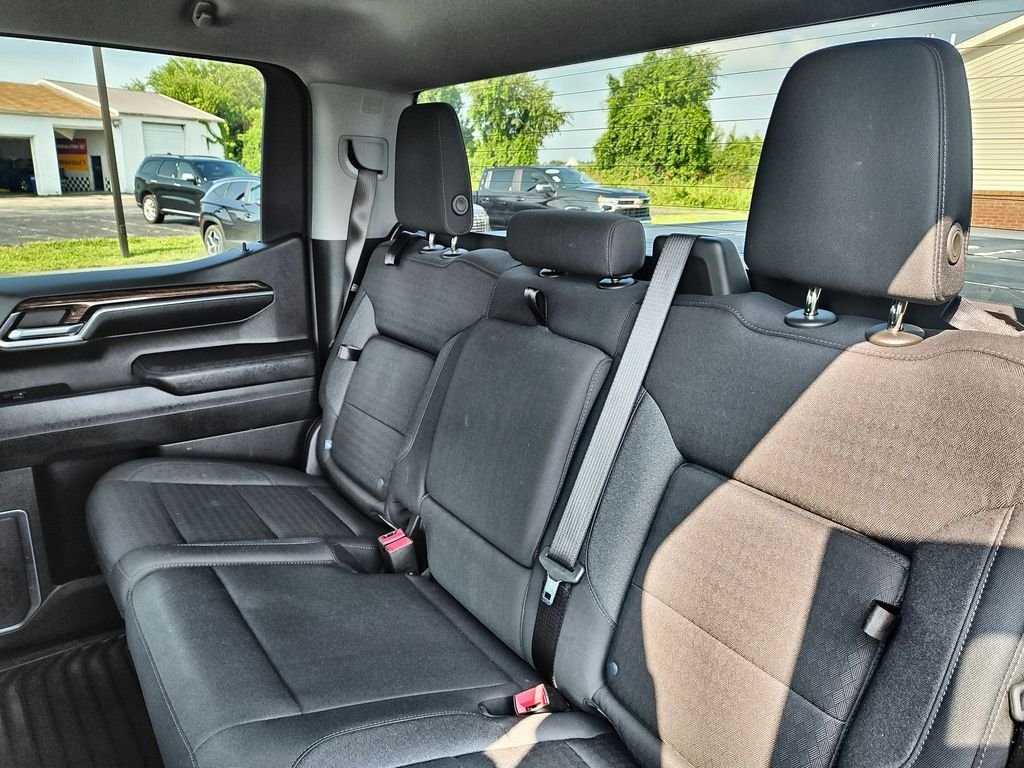 Used 2024 Gray GMC Elevation image 23