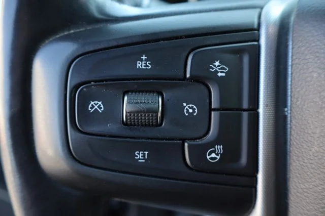 Used 2022 Black GMC Elevation image 17