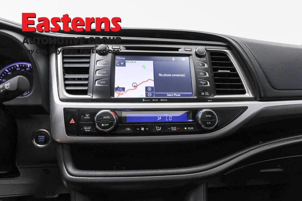 Used 2018 Black Toyota SE image 12