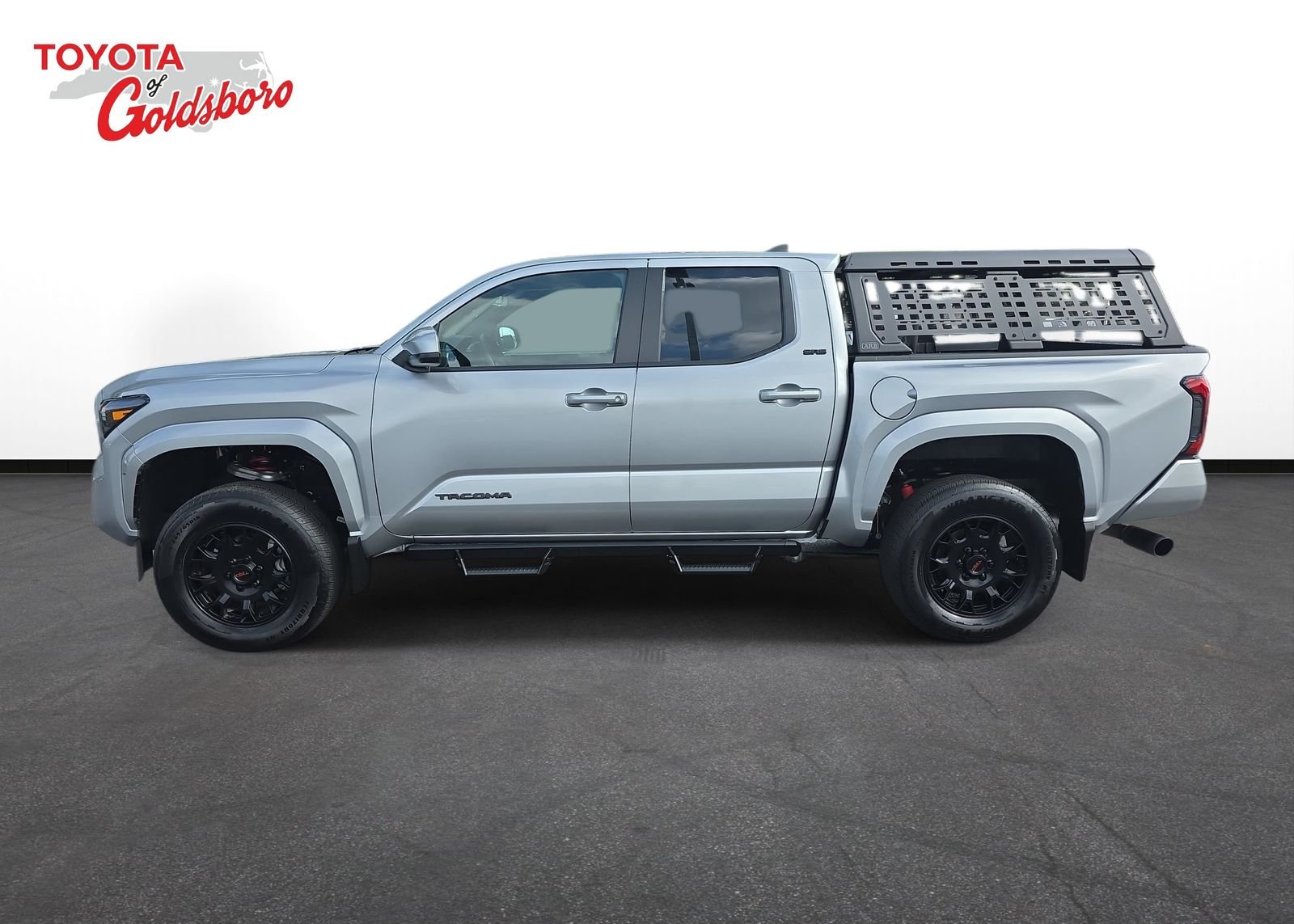 Used 2025 Silver Toyota SR5 image 8
