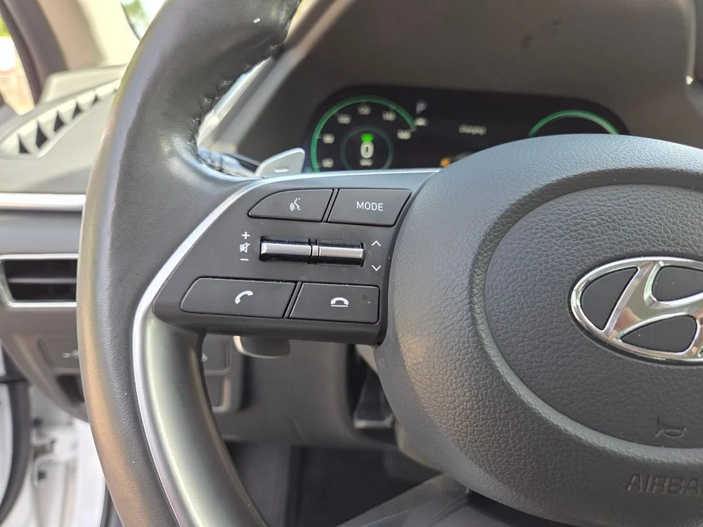 Used 2023 White Hyundai Limited image 30