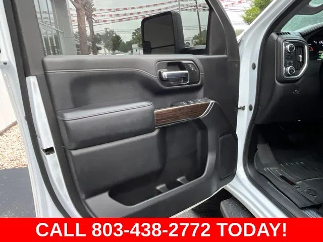Used 2022 White GMC SLE image 4