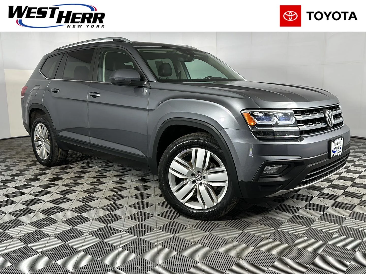 Used 2019 Platinum Gray Metallic Volkswagen 3.6L V6 SE image 1