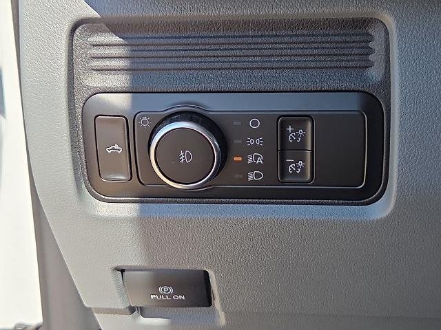 New 2026 Oxford White Ford F-250® XL image 47