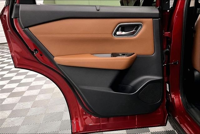 2025 Nissan Rogue Platinum - Photo 23