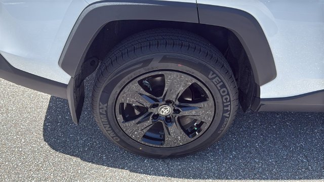 Used 2025 Ice Toyota XLE image 12