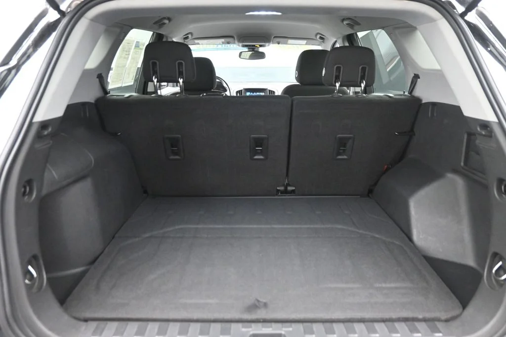 Used 2020 Black GMC SLE image 11