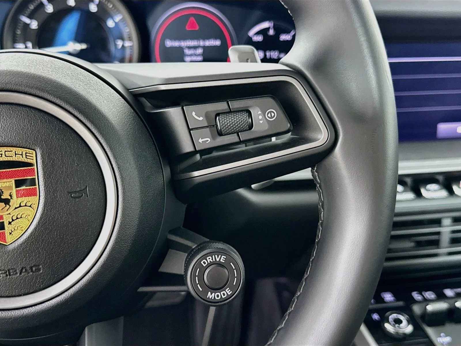 Used 2022  Porsche  image 19