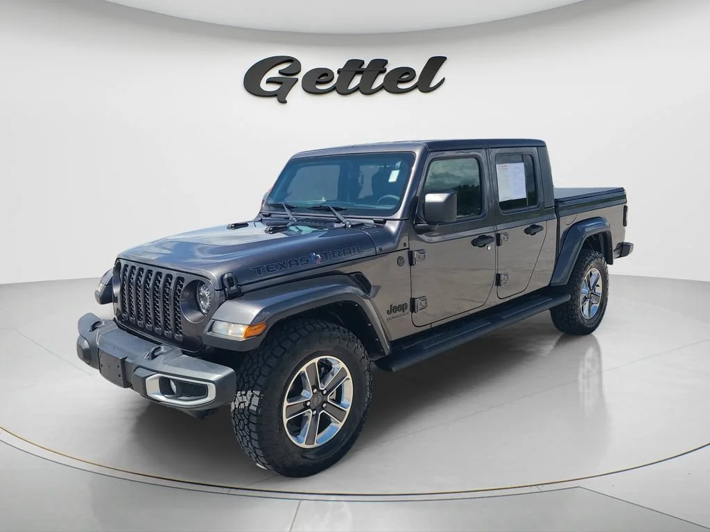 Used 2023 Granite Crystal M Jeep Sport S image 1