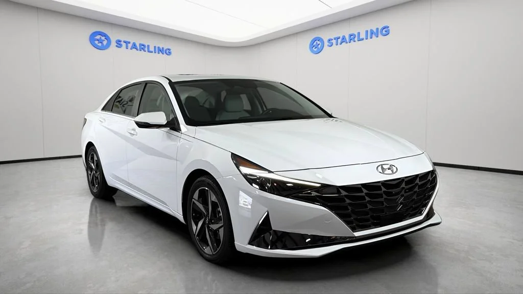 Used 2022 White Hyundai Limited image 15