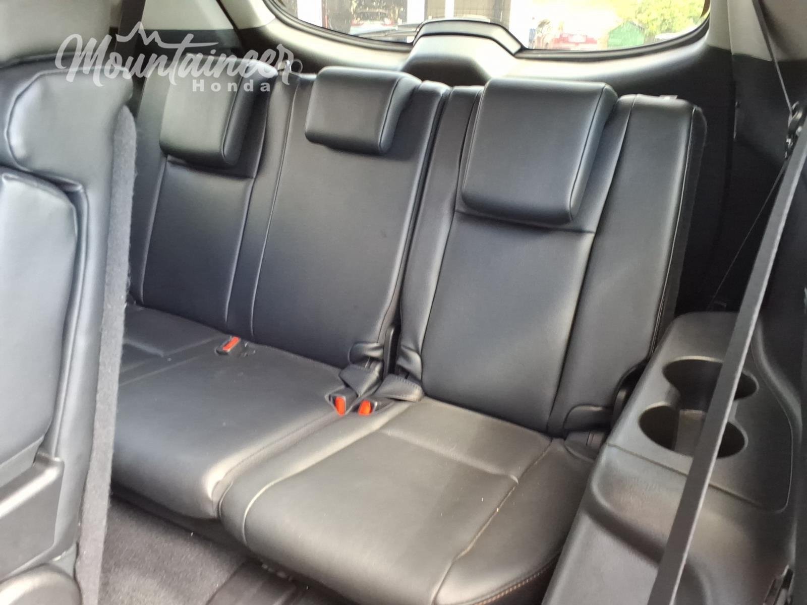 Used 2019 Predawn Gray Mica Toyota XLE image 17