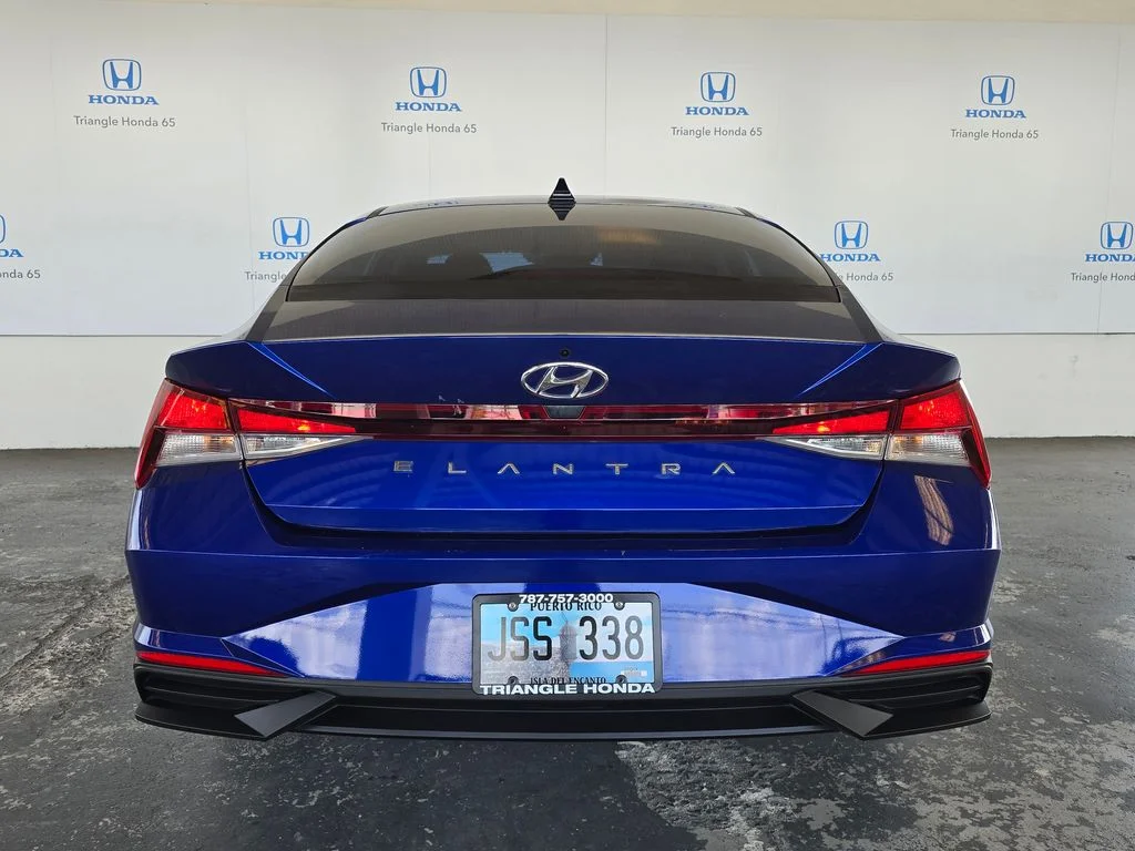 Used 2021 Blue Hyundai SE image 34